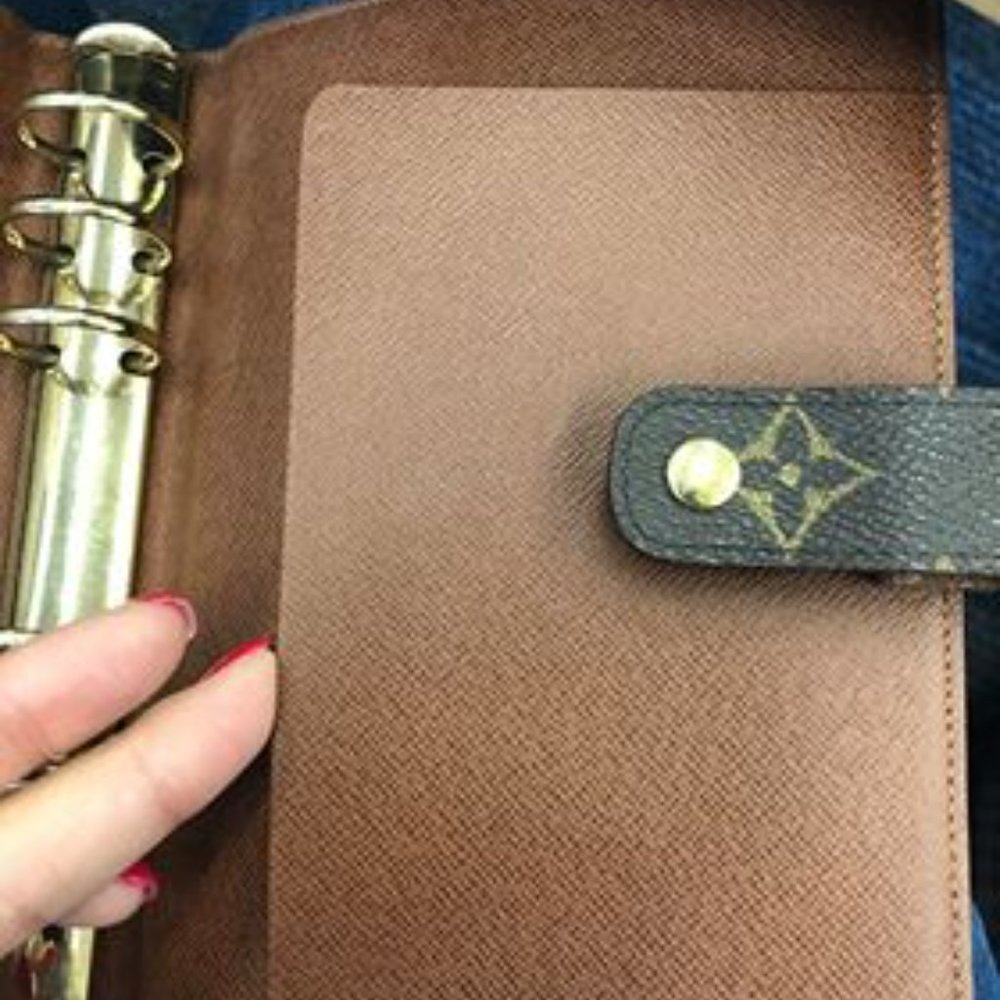 AUTHENTIC LOUIS VUITTON MEDIUM RING AGENDA COVER - Picture 7 of 16
